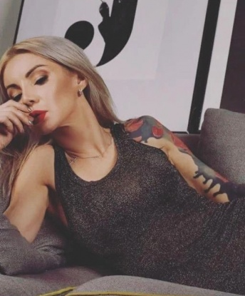 💋 Живу в Москве и предлагаю интимные услуги, которые переносят нас в мир незабываемого блаженства. 😉 Мои возможности безграничны, я готова поразить тебя своим умением и страстными ласками. Мои отзывы говорят сами за себя – мои клиенты остаются довольными и возвращаются к моему нежному прикосновению. 🌟 Посмотри мои фото – мои изысканные черты лица и соблазнительная фигура заставят тебя жаждать меня. 😍 Так что, если ты ищешь в Москве незабываемые встречи, я буду ждать тебя. Давай окунемся в мир страсти и наслаждения вместе! 💫 Анжела